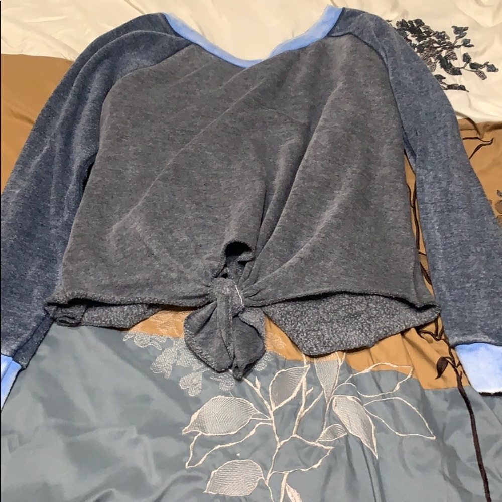 crew neck shirt